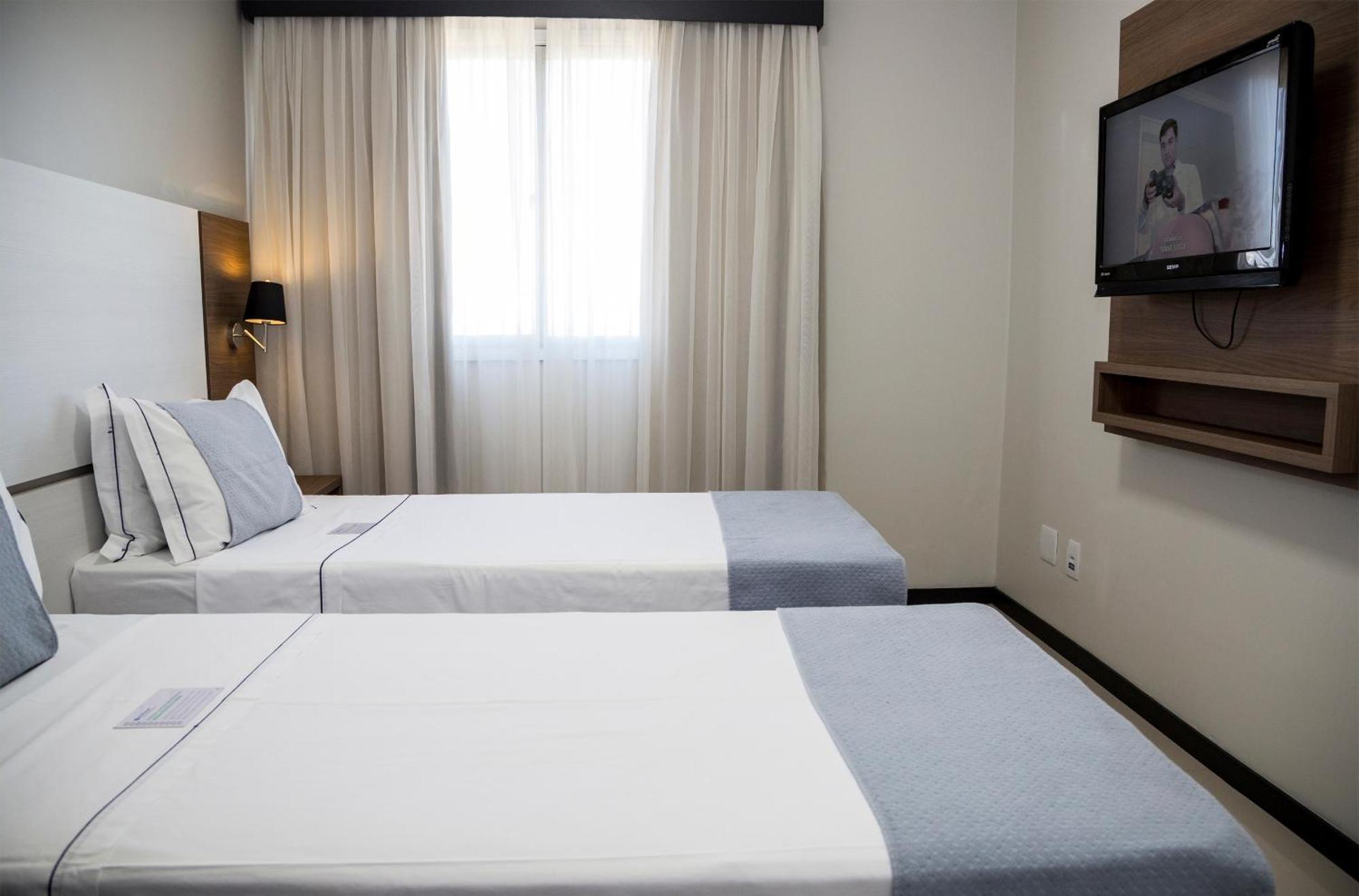 Wyndham Golden Foz Suites Foz do Iguacu Bilik gambar